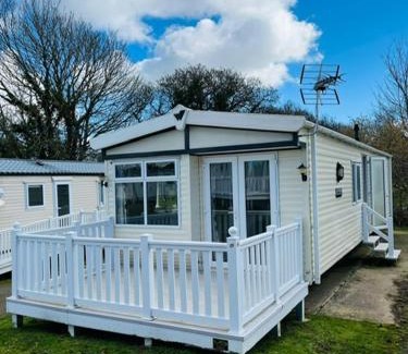 Shanklin House | Roslyn at Lower Hyde Park, Isle of Wight