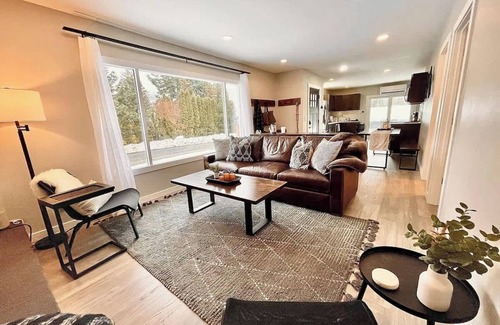 Roslyn House | Roslyn Retreat w/RV Parking, MTB, Walk Downtown