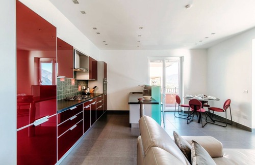 Colonno Apartment | Rosso Sunset - My Home in Como