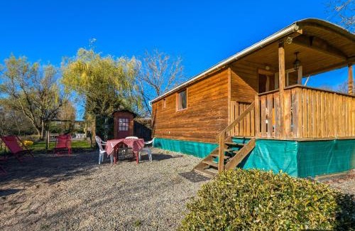 Mouhers House | *Roulotte cosy avec piscine, pétanque et jardin près de la maison de George Sand* - FR-1-591-77