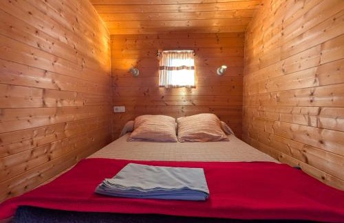 Mouhers House | *Roulotte cosy avec piscine, pétanque et jardin près de la maison de George Sand* - FR-1-591-77