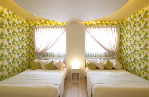 Matsuyama Apartment | Rounded soft and feminine botanical style Click / Naha Okinawa