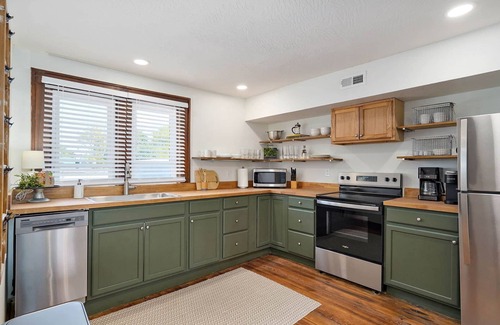 Strafford House | Route 66 Motel