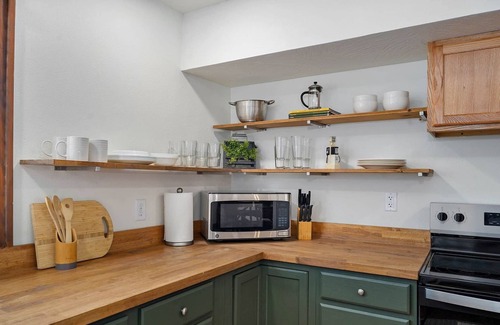 Strafford House | Route 66 Motel