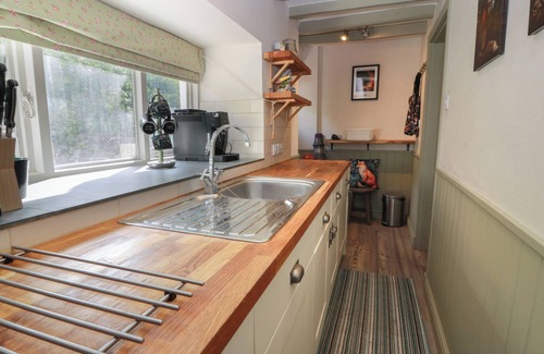 Kirk Yetholm Cottage | ROWANTREE COTTAGE, pet friendly in Town Yetholm And Kirk Yetholm