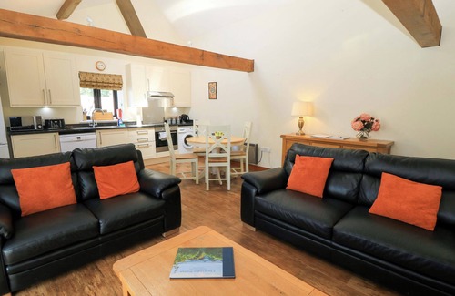 Blandford Forum Cottage | ROWDENS BARN, pet friendly, with open fire in Winterborne Stickland