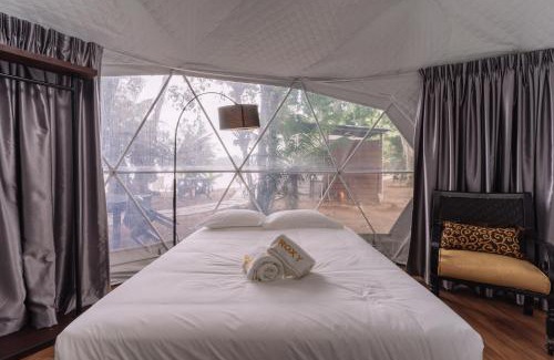 Sematan House | Roxy Sematan Villa & Townhouse