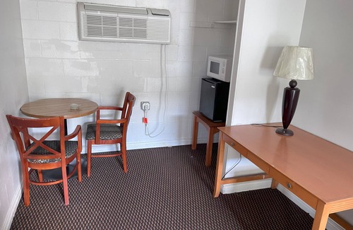Auburn Hotel | Royal A Motel