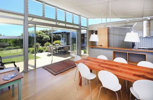 Omiha House | Royal Blue | Stay Waiheke