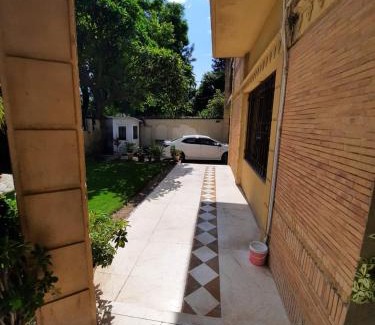 F-8 Sector Hotel | Royal Crown