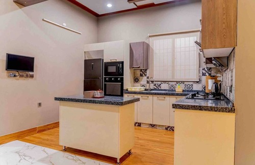 Gulshan-e-Iqbal House | Royal FF,Hygiene place