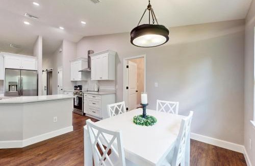 Brooksville House | Royal Highlands Retreat