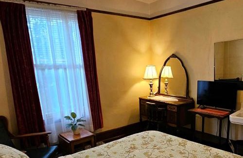 Sydney Bed & Breakfast | Royal Hotel Sydney