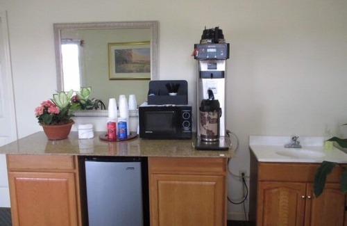 Taylorsville Hotel | Royal Inn Taylorsville