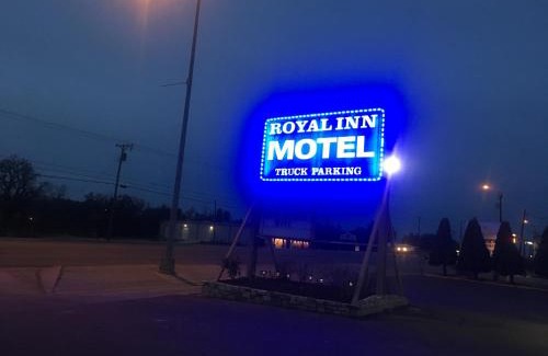 Early Hotel | Royal Inn