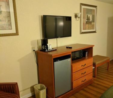 Mount Vernon Hotel | Royal Inn