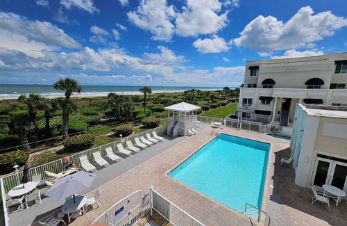 Port Canaveral Condo | Royal Mansions Oceanview Condo - Pool, Hot Tub, Beach Access, Sleeps 4
