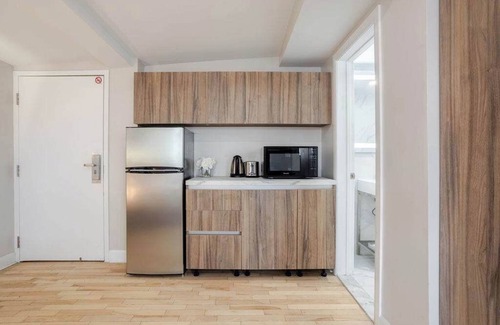 Gay Village Hotel | Royal Match – MTL Village Vibe