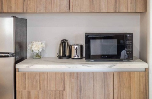 Gay Village Hotel | Royal Match – MTL Village Vibe