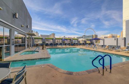 Las Vegas Apartment | Royal Oasis Suite at Platinum Hotel-Strip Views