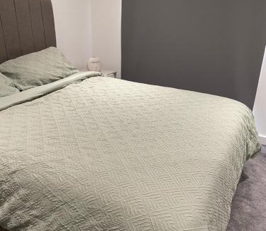 Newham Apartment | Royal One Bed Apartment