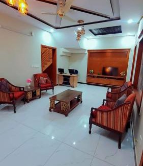 E-11 Sector House | Royal Palace G13