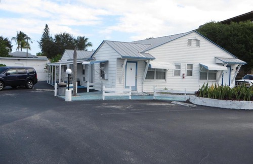 Stuart Hotel | Royal Palms Motel