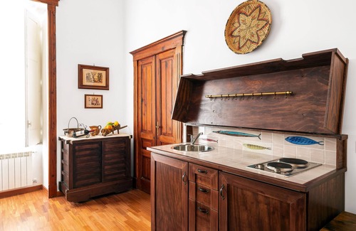 Vomero Apartment | Royal Retreat – Balcony, 2 Bedrooms & 2 Baths in Chiaia District, Naples