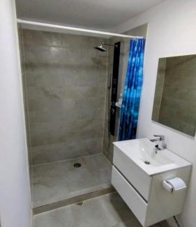 Crisan Cabin | Royal