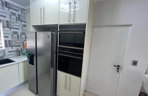 Greater Johannesburg Metropolitan Area Apartment | Royal Xtian Elegant 3 bedrooms