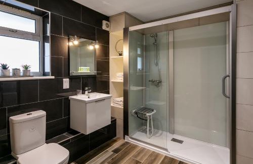 Harlow Hotel | Roydon Marina Village Hotel