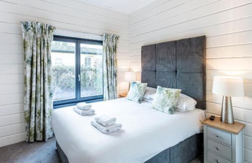 Harlow Ski Chalet | Roydon Marina Village Lodges