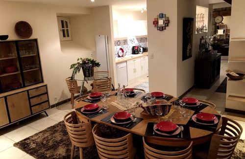 Quintin House | Roz Maria Cottage – Spacious, Modern, and Private Park, 20 Minutes from the Sea