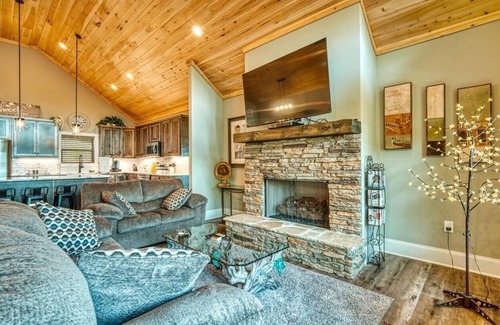 Hayesville House | Rudge's Retreat, AMAZING views! 3 bedroom house in Hayesville with Starlink WiFi