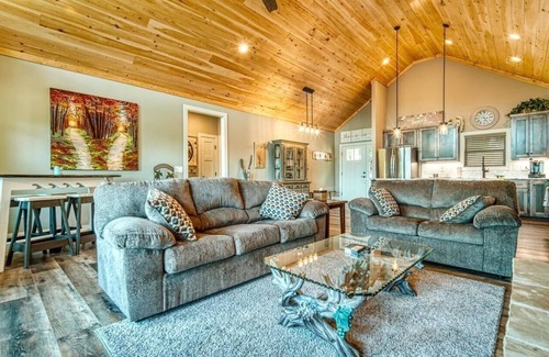 Hayesville House | Rudge's Retreat, AMAZING views! 3 bedroom house in Hayesville with Starlink WiFi