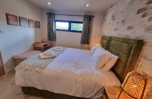 Pill House | Rudgleigh Lodge by Cliftonvalley Apartments