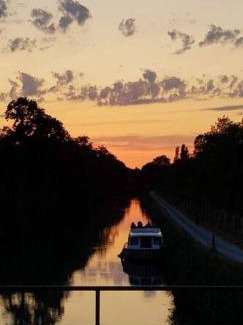 Montreal House | Rue Basse - village house overlooking the Pyrenees