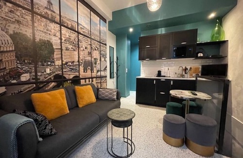 11th Arrondissement Apartment | Rue Pétion, Métro VOLTAIRE, with Air Conditioning