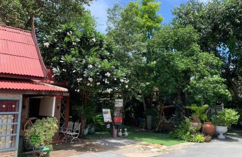 Bang Kruai House | Ruennakornin Homestay