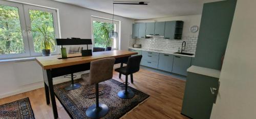 Bredeney Apartment | Ruhiges Haus im Grünen mit Whirlpool & 3 Schlafzimmern nahe Messe Essen