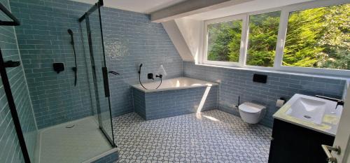 Bredeney Apartment | Ruhiges Haus im Grünen mit Whirlpool & 3 Schlafzimmern nahe Messe Essen