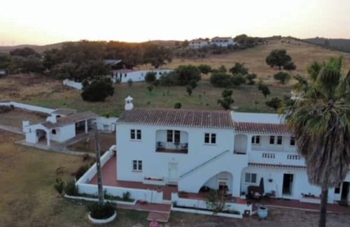 Bensafrim Apartment | Ruhiges Traditionelles Portugiesisches Anwesen nur 10 min von Lagos und Strand