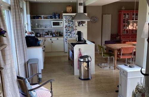 Soest House | Ruim Hoekhuis om tot Rust te Komen in een Natuurrijke Omgeving