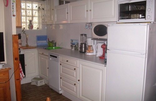 Saint-Cyprien Plage Villa | * RUNNING AND WALKING BEACH * enclosed garden * CLIM * WIFFI * PARKING *