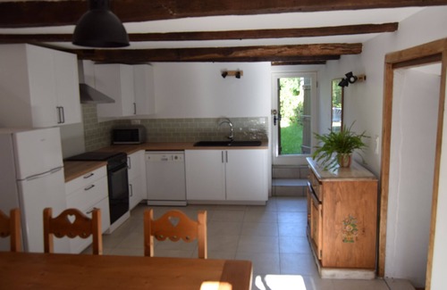 Saint-Martin-de-Riberac Cottage | Rural cottage with pool, secluded garden