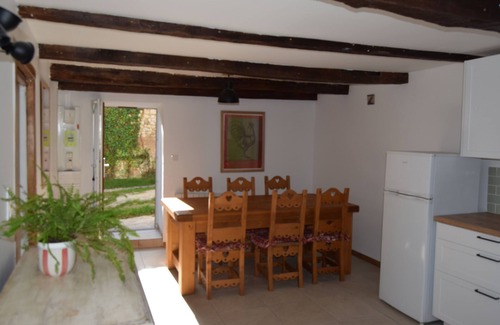 Saint-Martin-de-Riberac Cottage | Rural cottage with pool, secluded garden