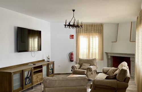 El Peral Apartment | Rural getaway ideal for outdoor activities with jacuzzi