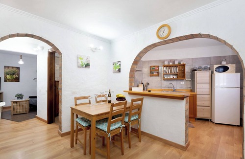 Isora House | Rural Holiday Home 'Alto Prado' with Sea View, Private Terrace and Wi-Fi