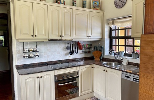 Teror Cottage | Rural house with heated pool and large garden. Relax and nature.