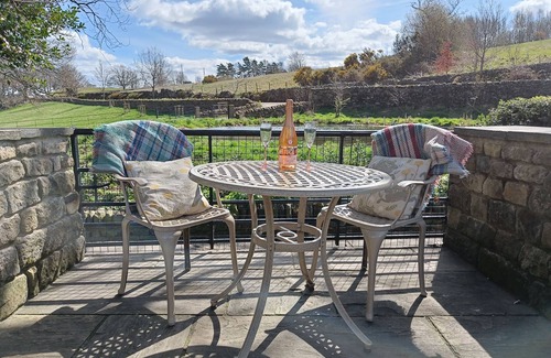 Chesterfield Cottage | Rural location on the edge of a small Derbyshire village of Holymoorside